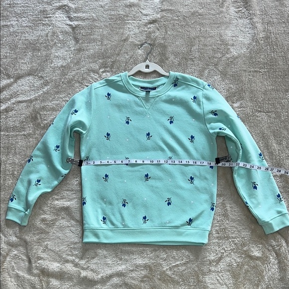 Mint Sweatshirt with Blue‎ Floral Design - Picture 5 of 7